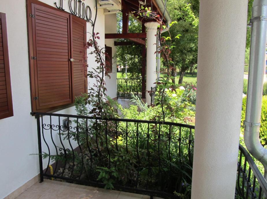 Villa Patio Buitenkant foto